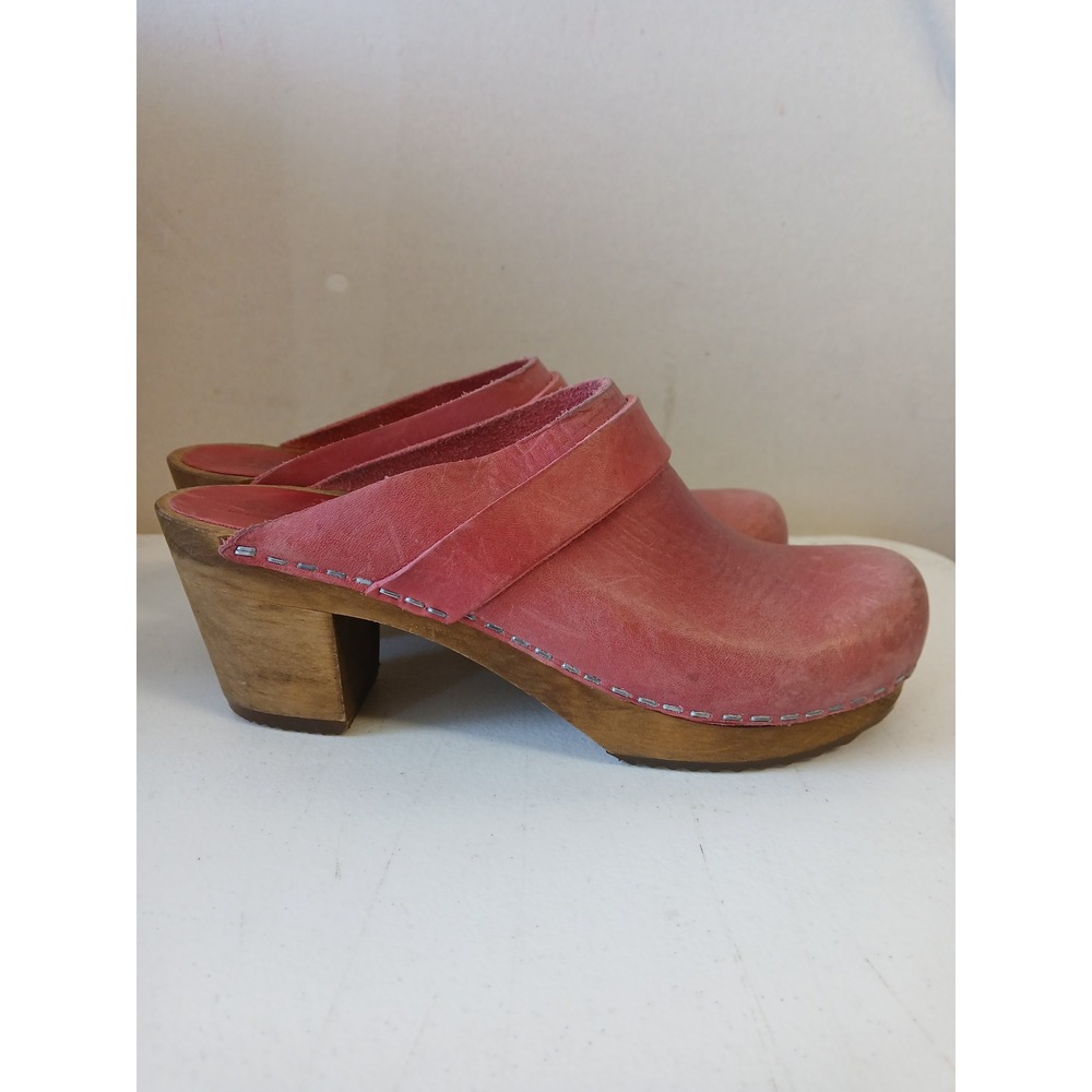 Sanita Danish clog size EU 35 US 5 wooden red chunky leather wooden boho cottage